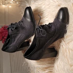 Oxford heel grey black lace up